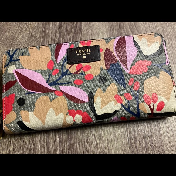 Fossil Handbags - Fossil Floral Pattern Clutch/Wallet